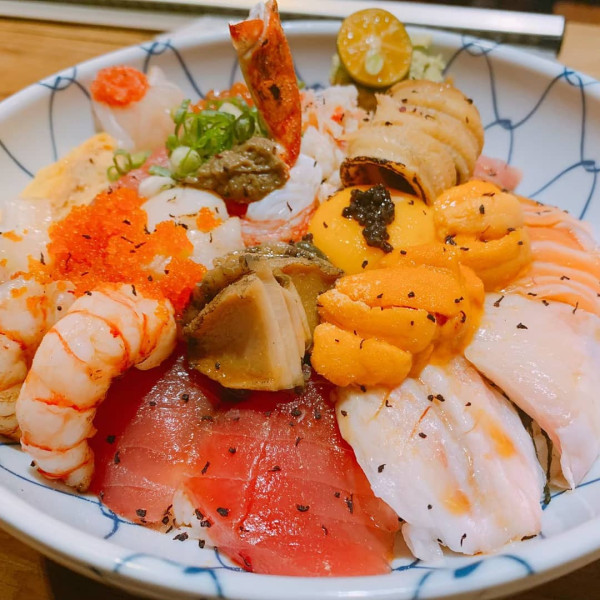 台北瞞著爹八德壽司丼 (圖片來源︰瞞著爹八德壽司丼FB) 台北瞞著爹八德壽司丼
