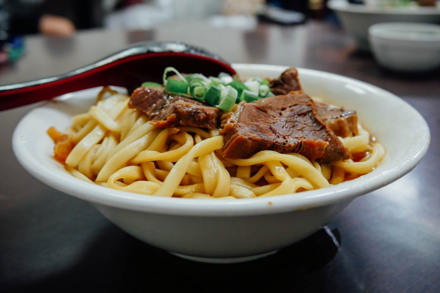 高雄美食推薦/必吃/港園牛肉麵