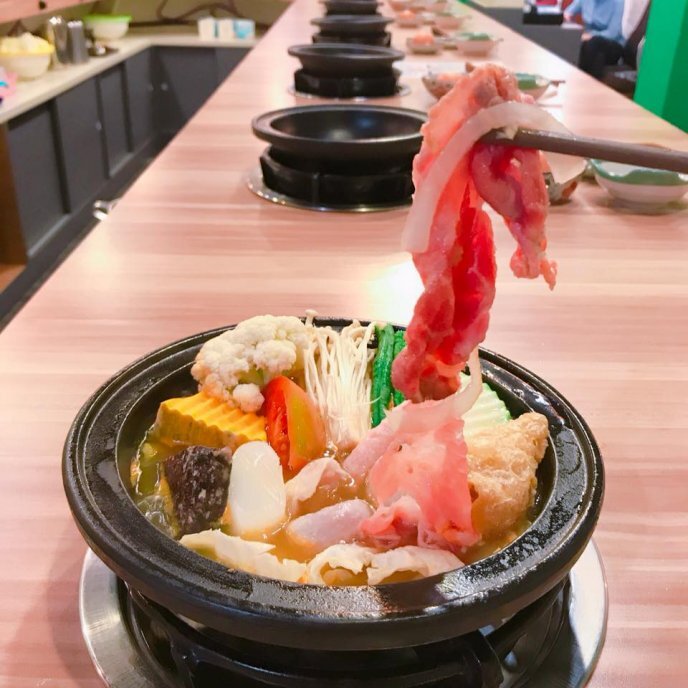 【高雄美食推薦2025】10間高雄必食餐廳:鴨肉飯、牛肉麵 、火鍋及壽司等