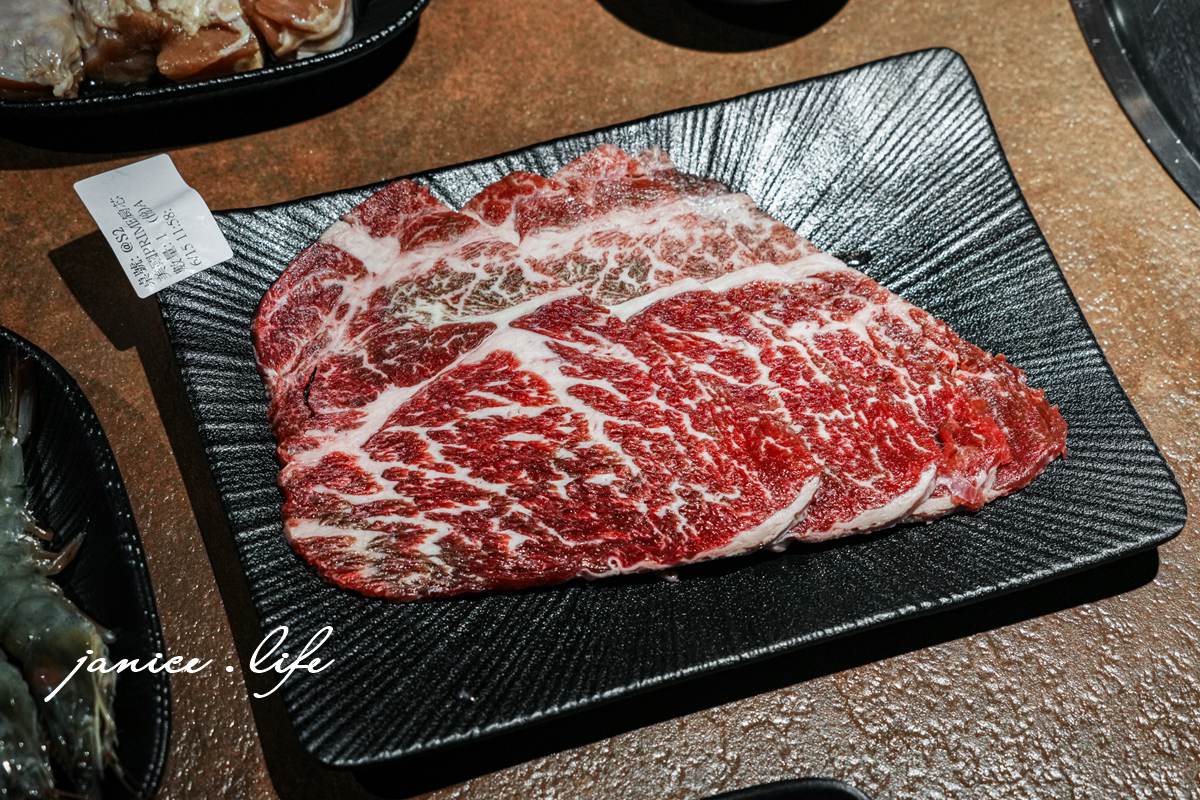 吃肉肉CHIH ROU ROU燒肉專門店中壢店 桃園中壢燒肉吃到飽 桃園市中壢區中央里復興路3號 吃肉肉菜單 吃肉肉價位 中壢火車站美食 中壢美食推薦 桃園中壢吃到飽 桃園中壢燒肉推薦 潔妮食旅生活 桃園中壢聚餐