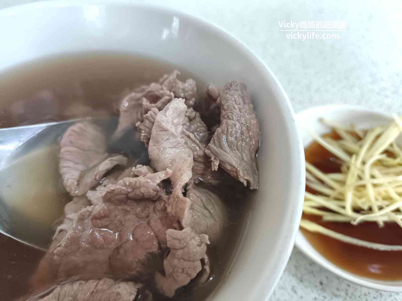 台南美食︱阿牛牛肉湯:南紡購物中心附近從早餐賣到消夜的牛肉湯店,牛肉湯和芥藍炒牛肉一定要點起來(菜單)