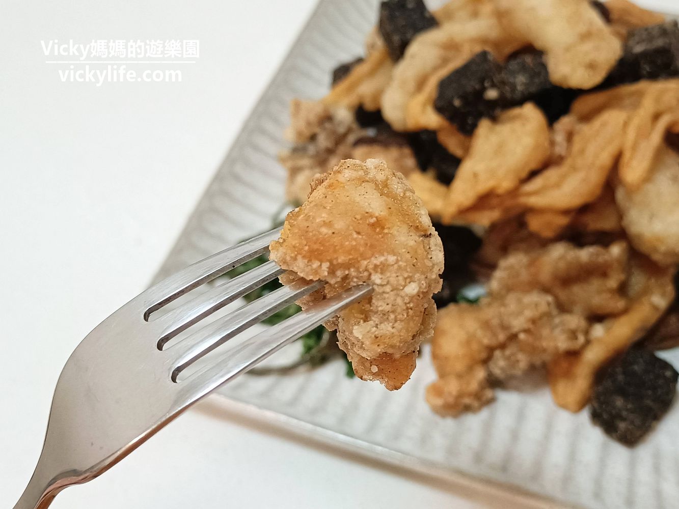 台南美食︱台南小吃︱南區 小丸子塩酥雞:生意好到不得了,當地人口中的好味道,甜不辣必點