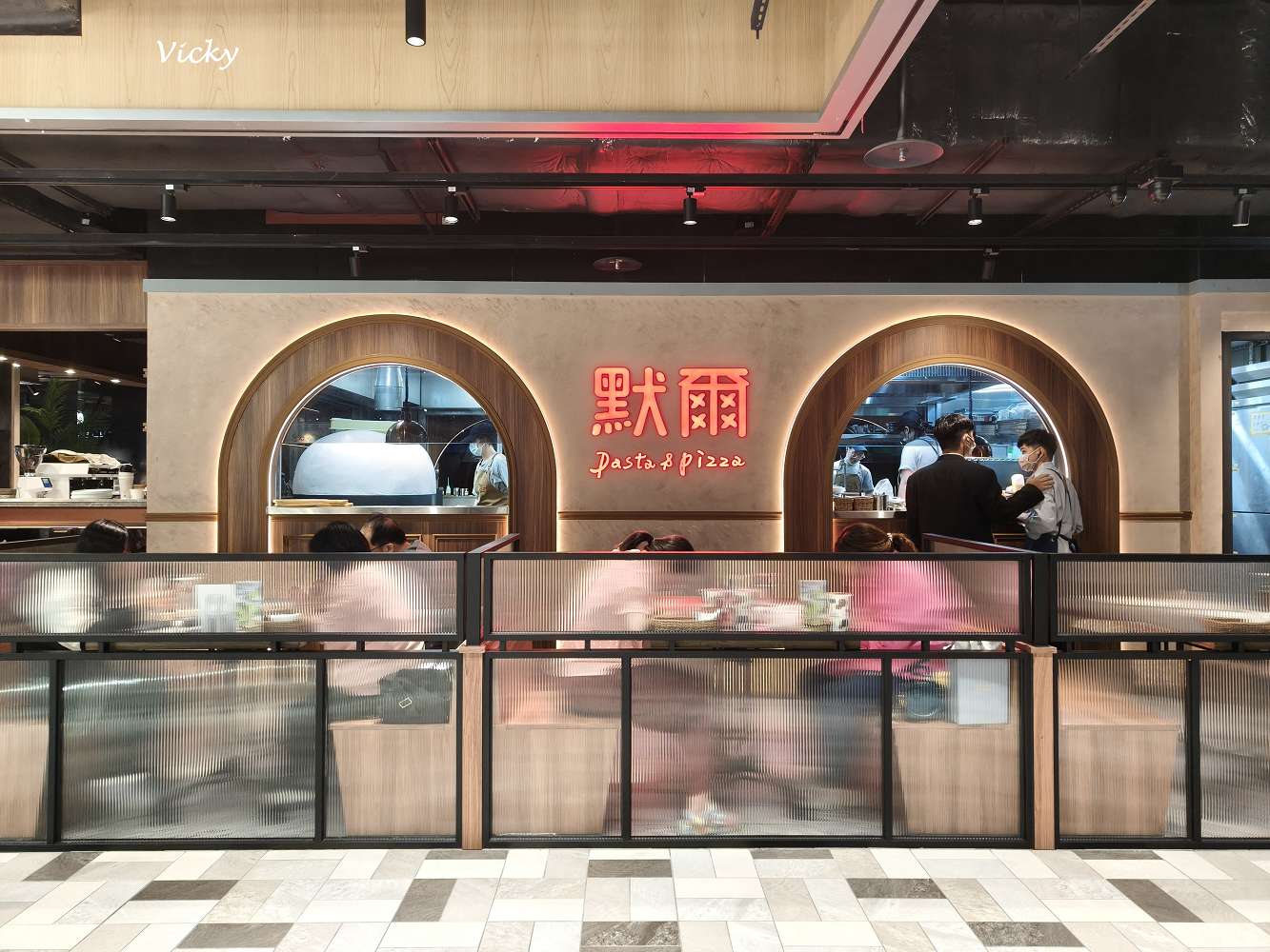 台南誠品 默爾義大利餐廳:蛤蜊白醬鮮甜飽滿、青醬松子香氣十足