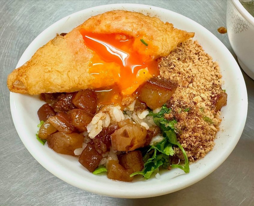 【高雄美食推薦2025】10間高雄必食餐廳:鴨肉飯、牛肉麵 、火鍋及壽司等
