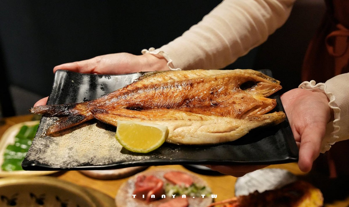【新北美食】米炭火燒肉小酒館.新莊思源店|高品質單點燒肉、串燒、日式熟食,平日用餐有桌邊服務,上桌送熱騰騰蛤蜊鍋,壽星加碼送一整隻焗烤龍蝦