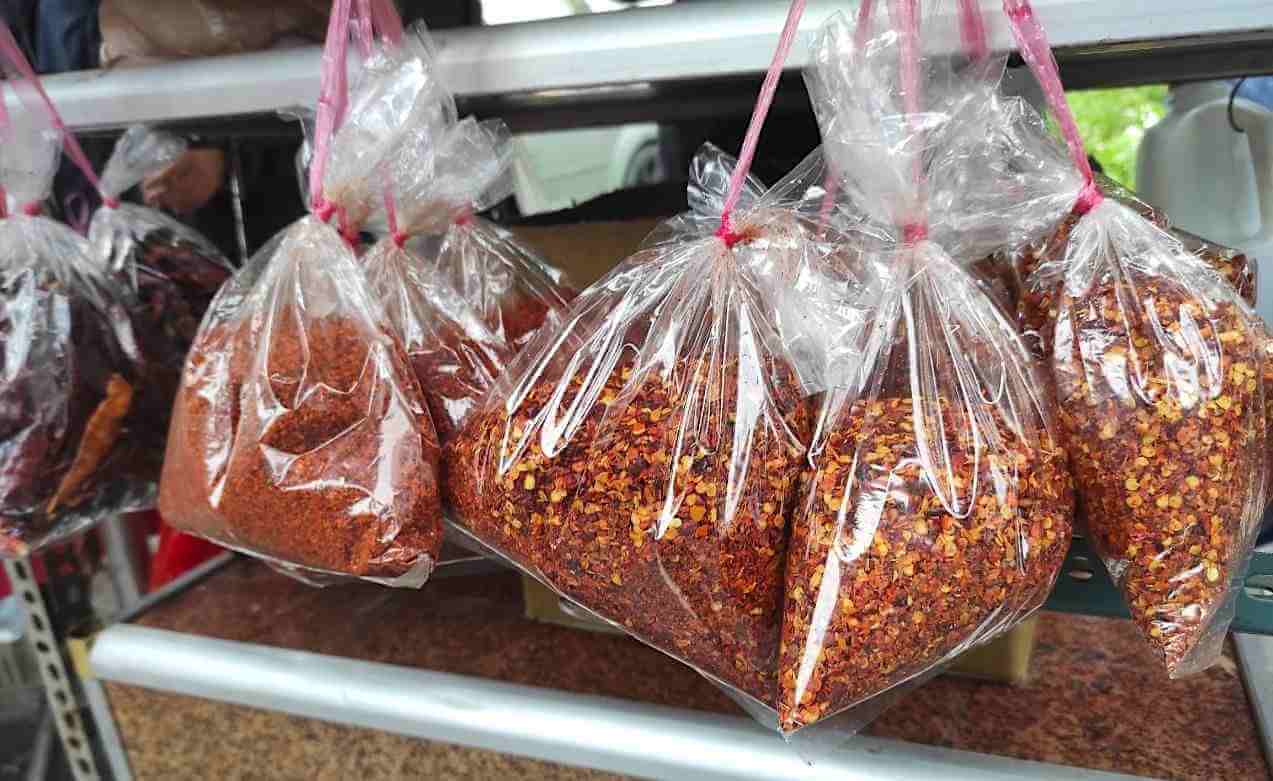 忠貞市場乾料