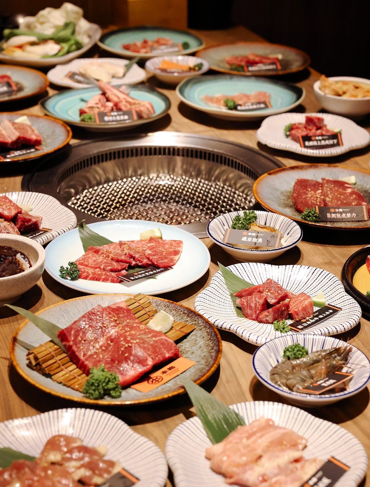 牛角僅第2!2026燒肉吃到飽推薦Top10,冠軍桌邊現切牛排、肉厚多汁吃不膩