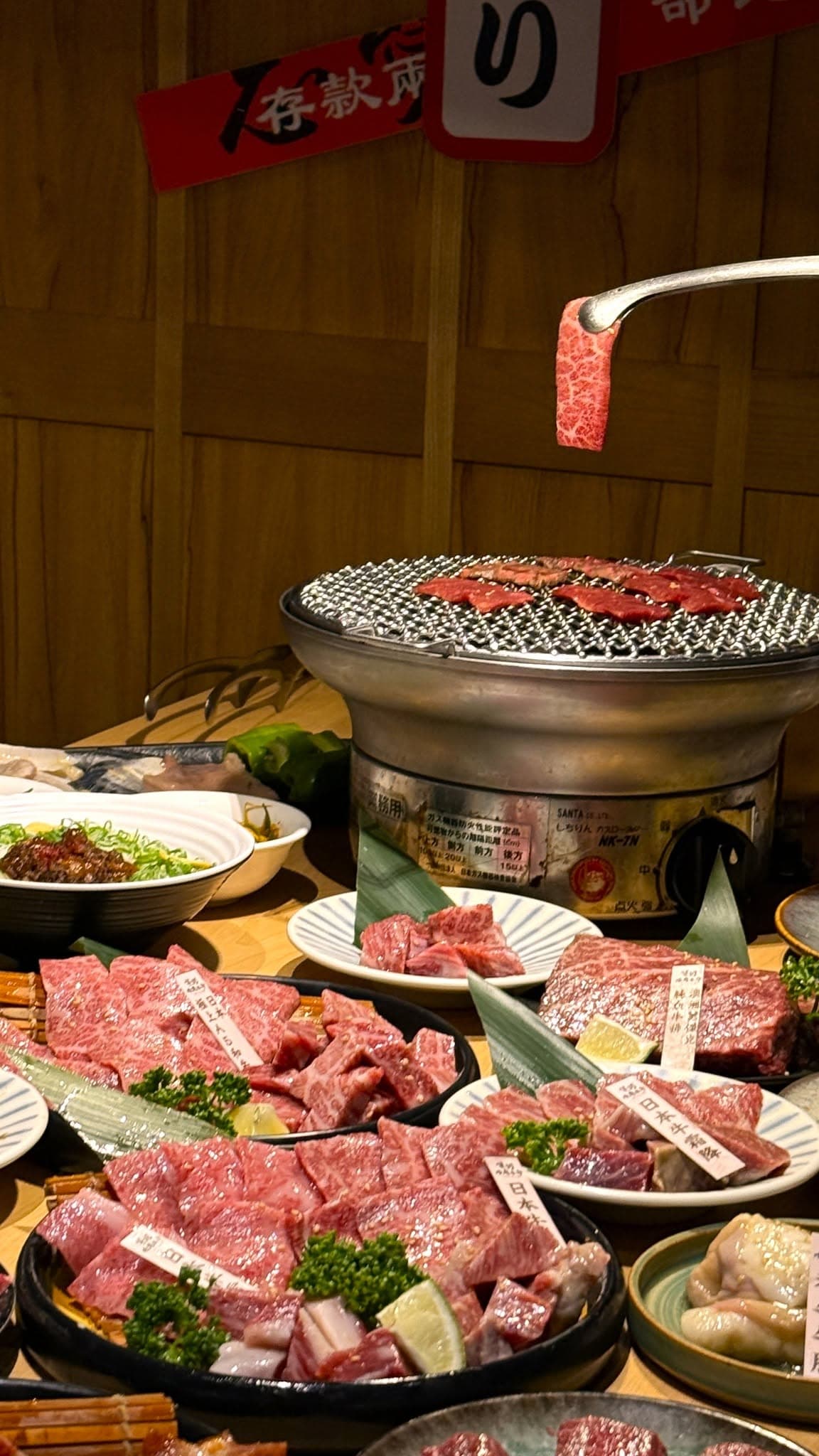 牛角僅第2!2026燒肉吃到飽推薦Top10,冠軍桌邊現切牛排、肉厚多汁吃不膩