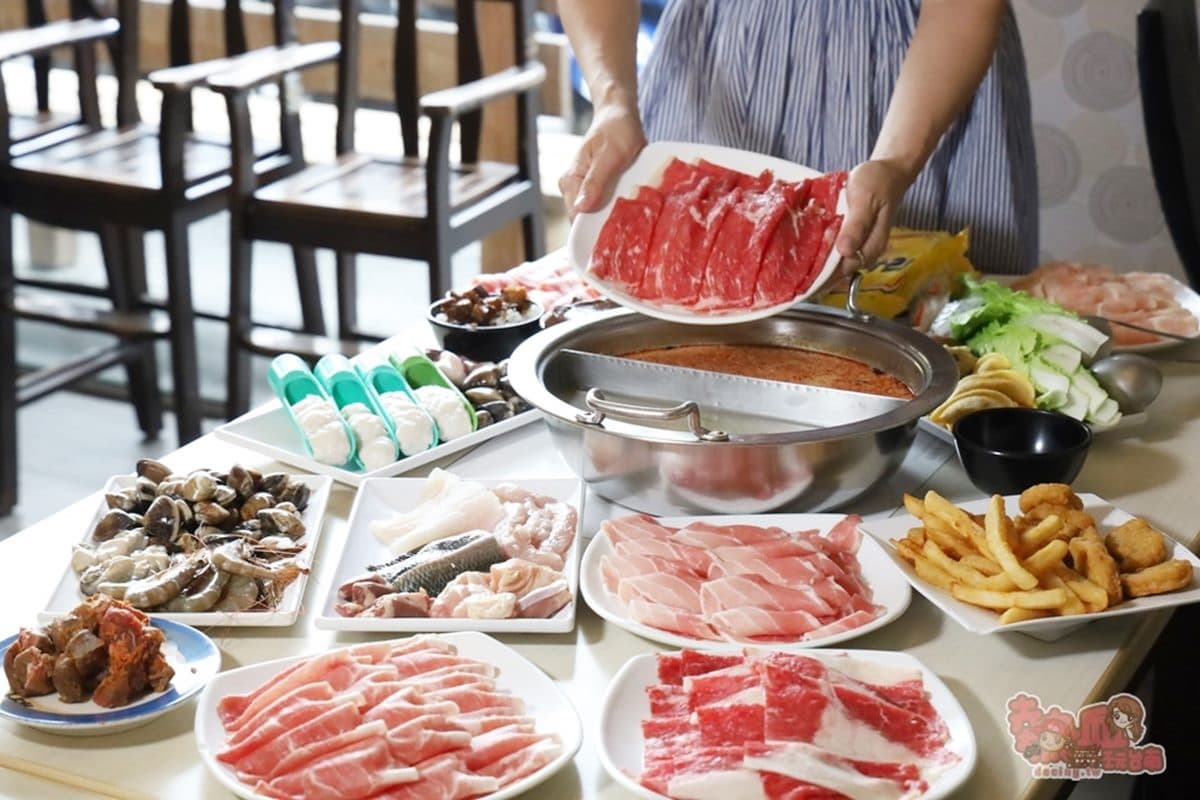 XM麻辣鍋各式肉品海鮮