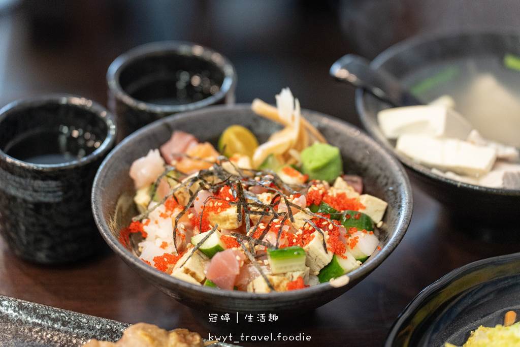 桃園,桃園美食,桃園區美食,桃園銅板美食,津賀家食堂,檜溪彰化肉圓,集英會牛肉麵館,大眾小吃店,美香飲食店,無名米粉湯,銅板美食,CP值
