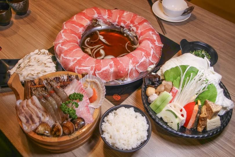 大鍋頭海鮮鍋物餐點照片