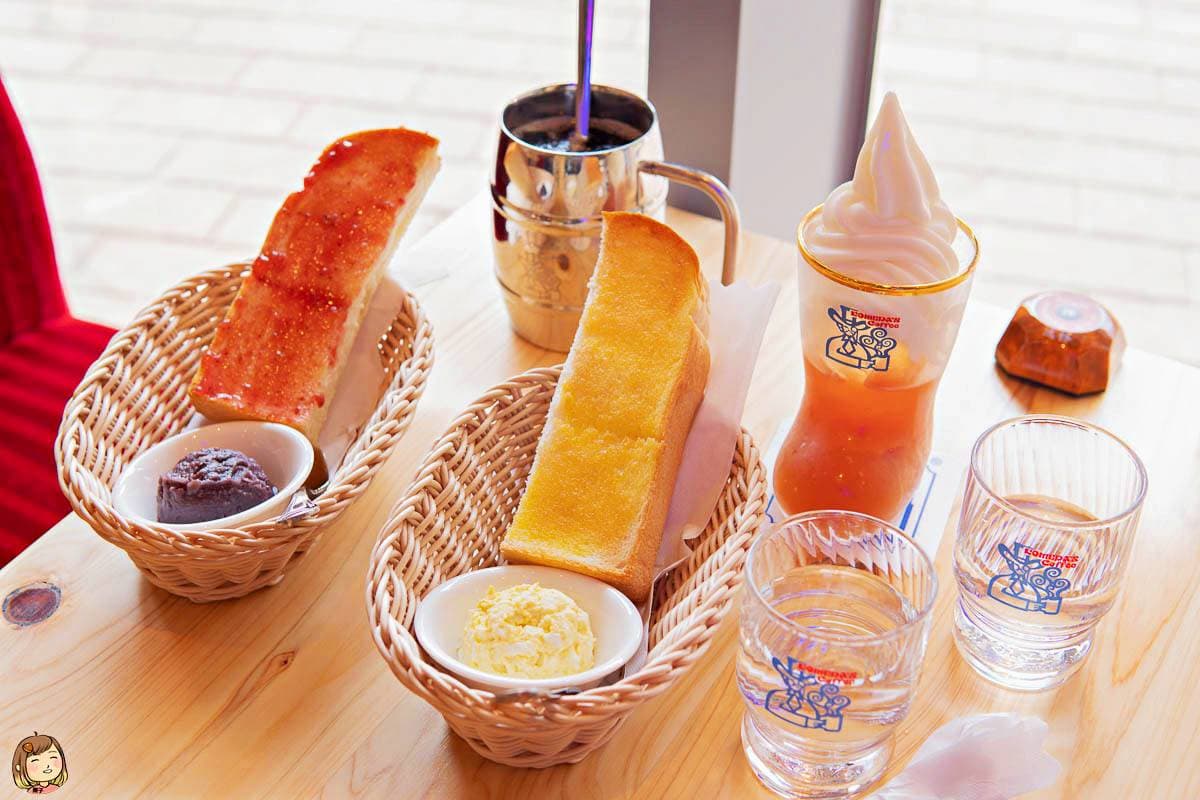 上午11:00前客美多提供「活力早餐」,只要點1杯飲料就有免費厚片土司。