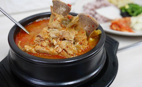台北15家高評價韓式料理推薦「韓式五花肉、經典鮮味炒碼麵、水冷麵和部隊鍋」韓劇出現的美食一次體驗