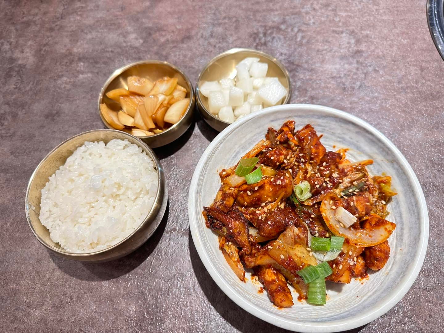 台北15家高評價韓式料理推薦「韓式五花肉、經典鮮味炒碼麵、水冷麵和部隊鍋」韓劇出現的美食一次體驗